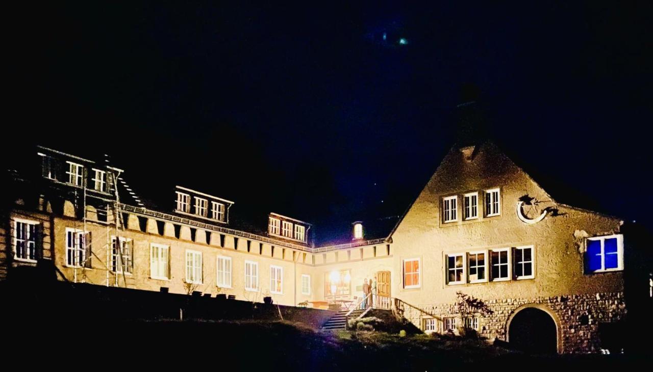 Die Strumpffabrik - Guesthouse Kerpen  ภายนอก รูปภาพ